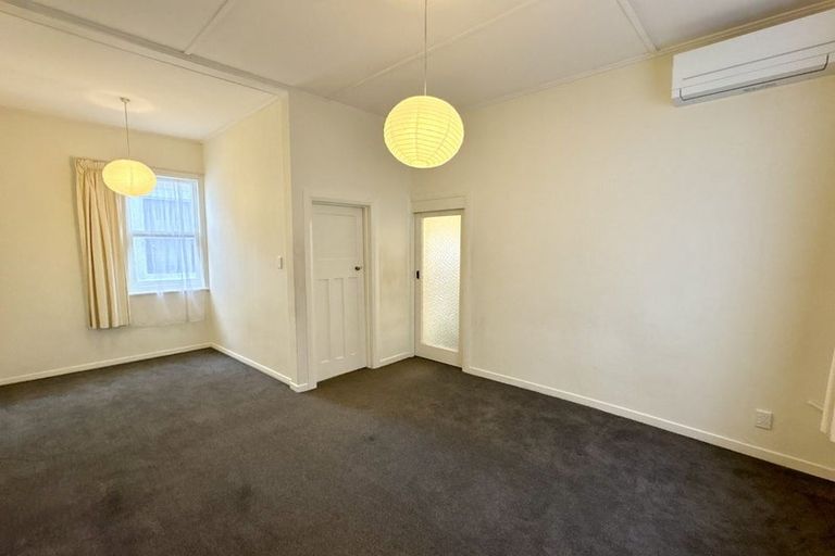 Photo of property in 123 Onepu Road, Lyall Bay, Wellington, 6022