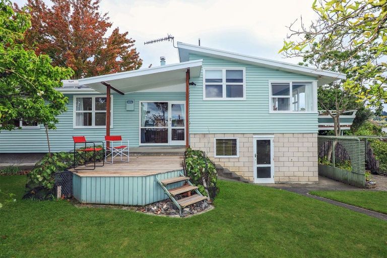 Photo of property in 17 Neeve Road, Taradale, Napier, 4112