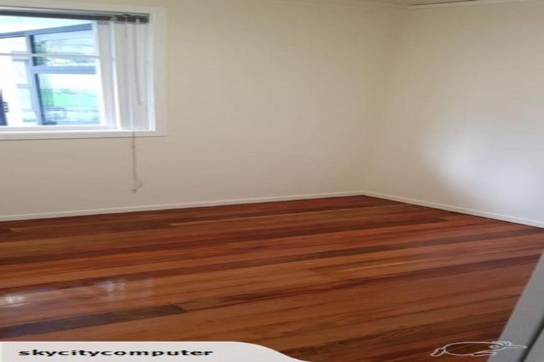 Photo of property in 15 Kotuku Street, Te Atatu Peninsula, Auckland, 0610