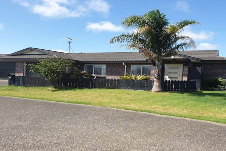 Photo of property in 3/15 O'sullivan Place, Waiuku, 2123