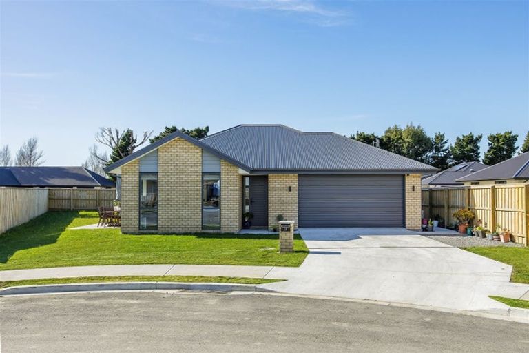 Photo of property in 10 Wykes Place, Amberley, 7410