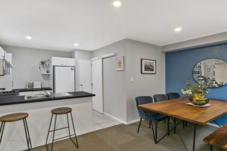 Photo of property in 2/25 Hollies Crescent, Johnsonville, Wellington, 6037