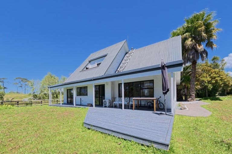 Photo of property in 229 Pine Valley Road, Dairy Flat, Silverdale, 0992