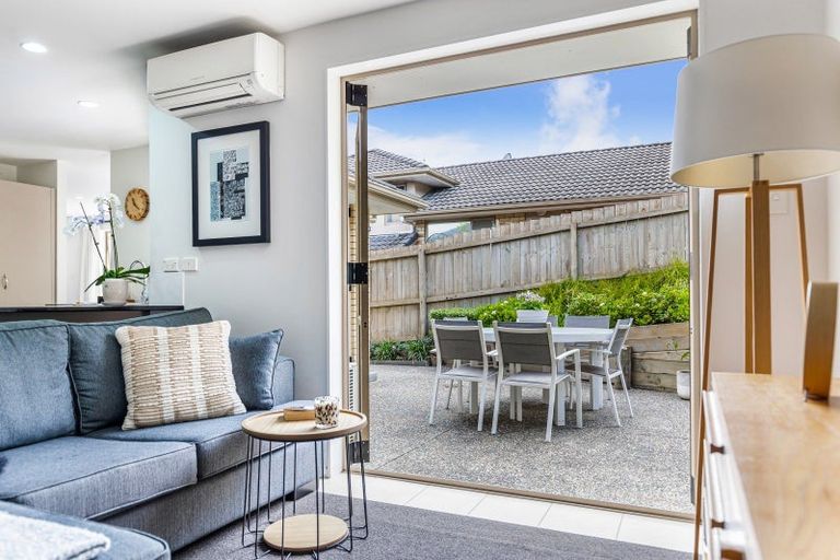 Photo of property in 23 Henry Partington Place, Greenhithe, Auckland, 0632