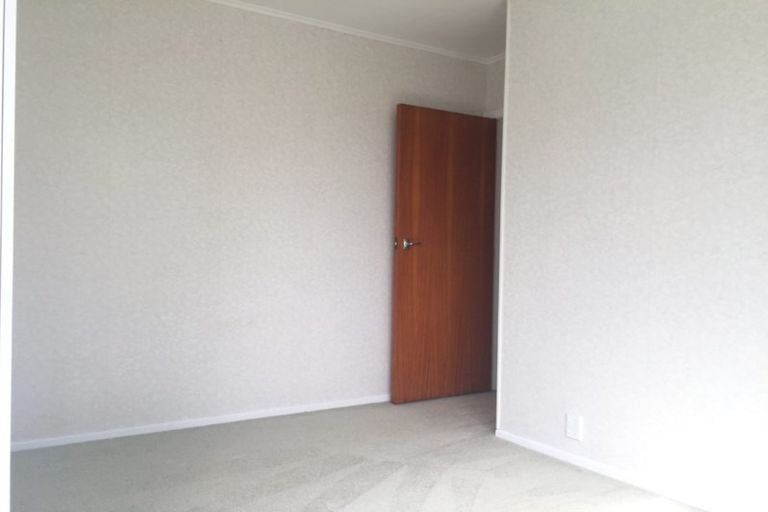 Photo of property in 12 Bridgens Avenue, Te Atatu Peninsula, Auckland, 0610