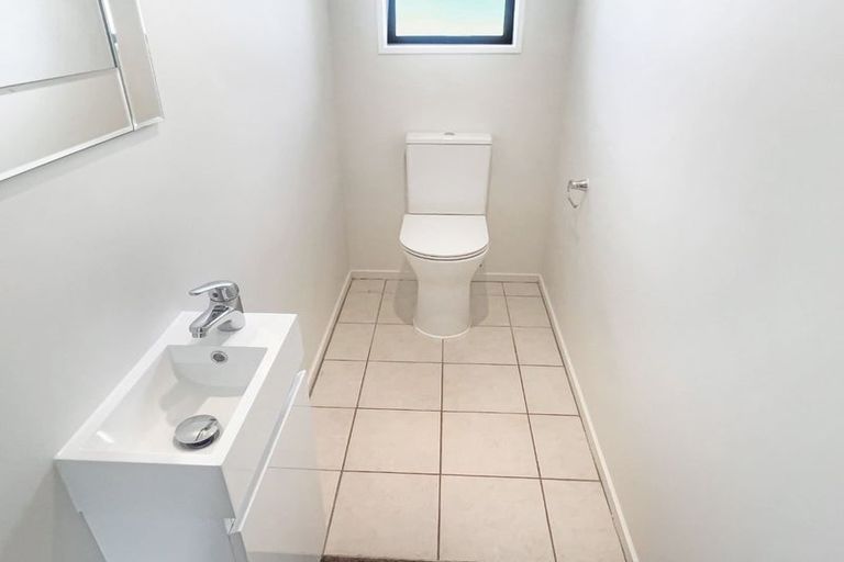 Photo of property in 6 Joe Burns Place, Wigram, Christchurch, 8042