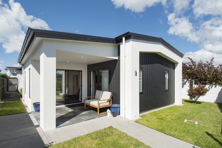 Photo of property in 8 Maria Tini Drive, Papamoa Beach, Papamoa, 3118