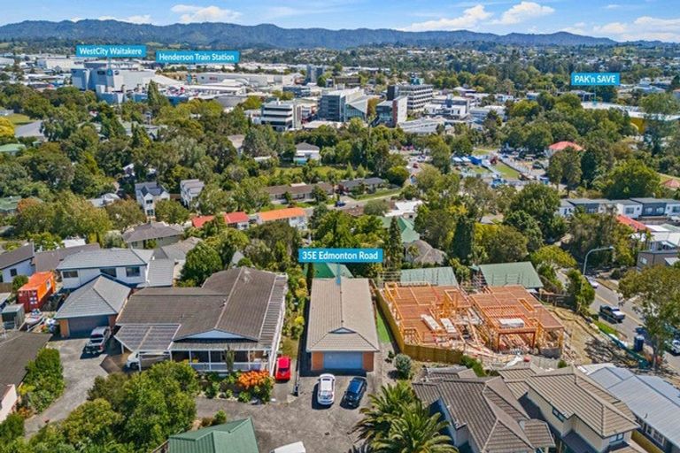 Photo of property in 35e Edmonton Road, Henderson, Auckland, 0612