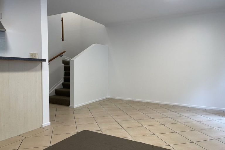 Photo of property in 16 Catrina Avenue, Birkenhead, Auckland, 0626