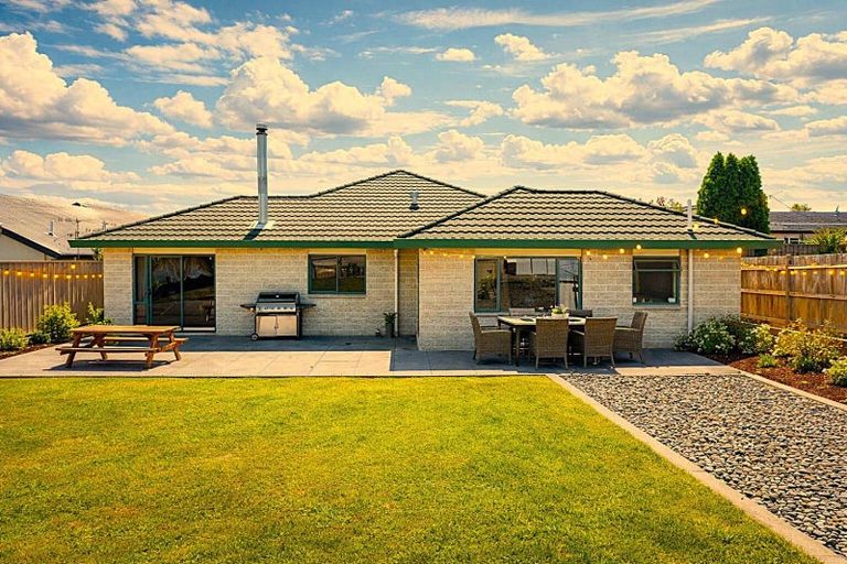 Photo of property in 37 Brooklands Drive, Havelock North, 4130