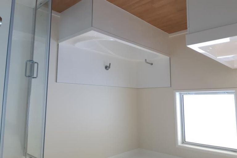 Photo of property in 18 Coolen Place, Tuakau, 2121