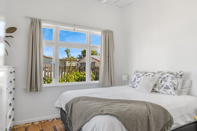 Photo of property in 25 Rintoul Street, Westport, 7825