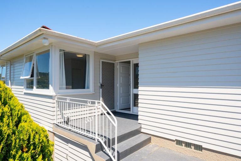Photo of property in 82 Larsen Crescent, Tawa, Wellington, 5028