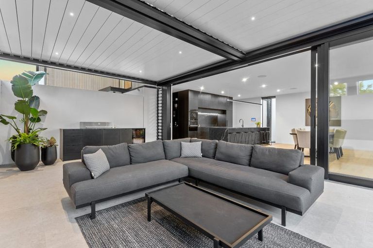 Photo of property in 17a Roland Road, Greenhithe, Auckland, 0632