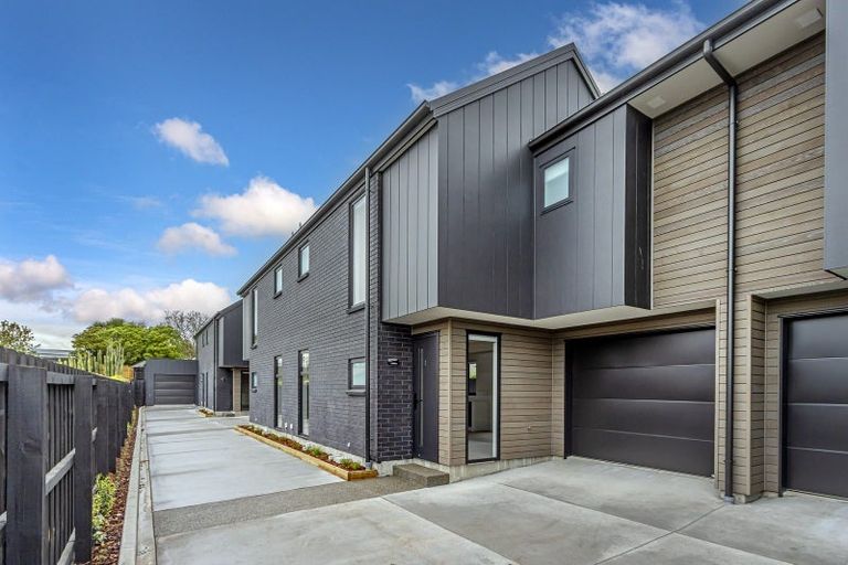 Photo of property in 2/30 Mclean Street, Linwood, Christchurch, 8062