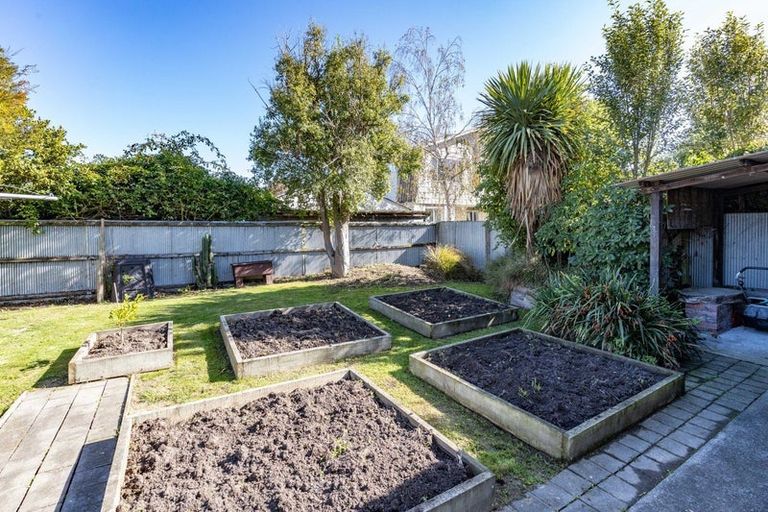Photo of property in 14 Banks Place, Rangiora, 7400