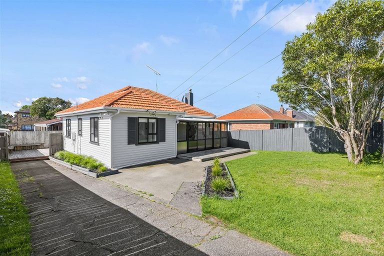 Photo of property in 1/18 Ashlynne Avenue, Papatoetoe, Auckland, 2025