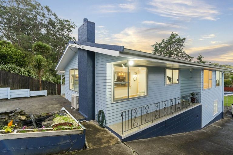 Photo of property in 23 Epping Road, Henderson, Auckland, 0610