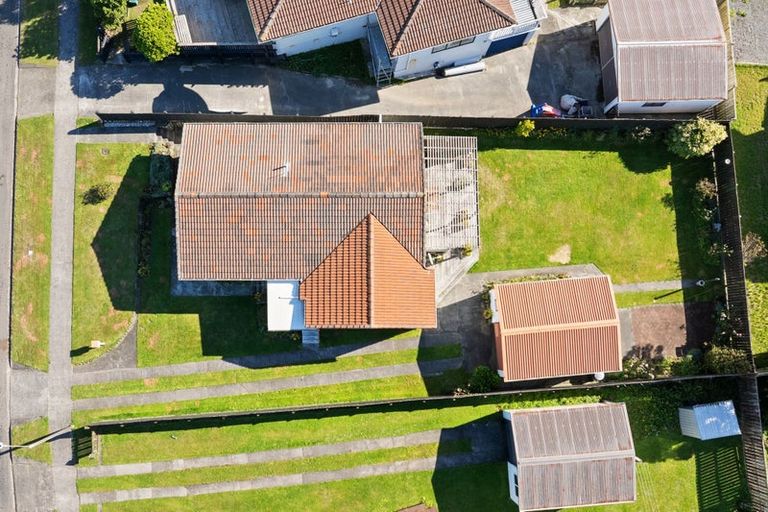 Photo of property in 124 Pikarere Street, Titahi Bay, Porirua, 5022