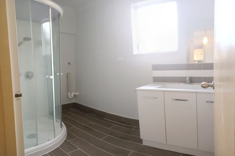 Photo of property in 7 Delaware Crescent, Russley, Christchurch, 8042