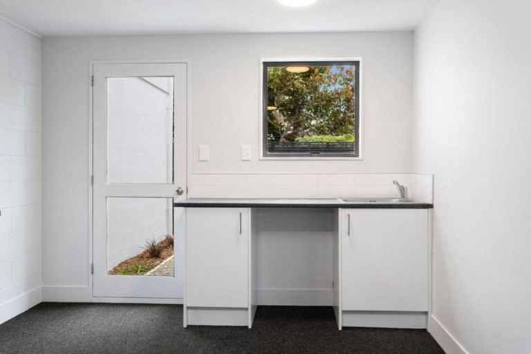 Photo of property in 91 Beachville Road, Redcliffs, Christchurch, 8081