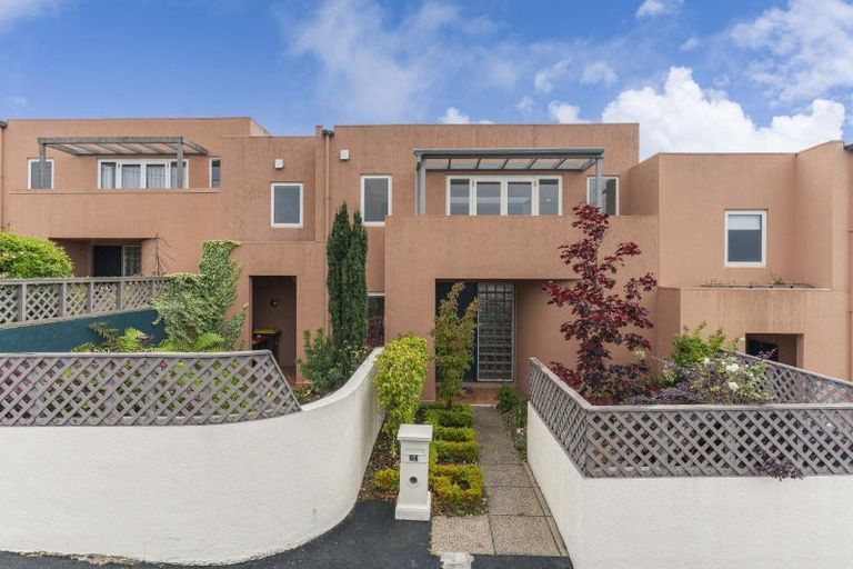 Photo of property in 64 Drivers Road, Maori Hill, Dunedin, 9010