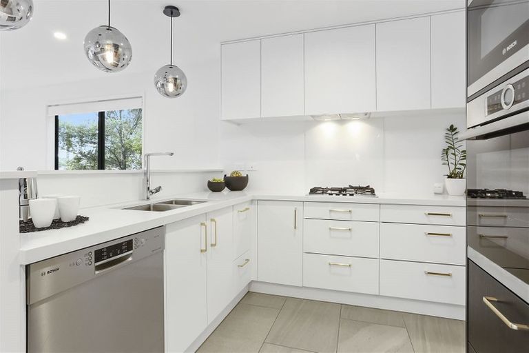 Photo of property in 15d/4 Verran Road, Birkenhead, Auckland, 0626