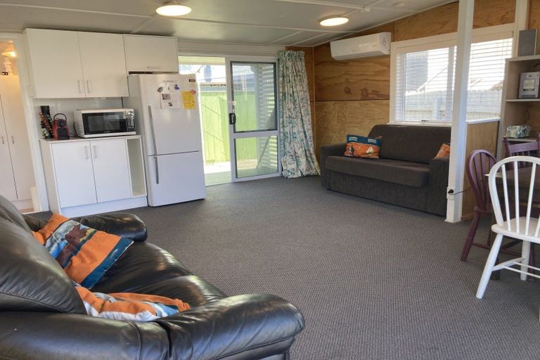 Photo of property in 91 Seventh Avenue, Urenui, 4377