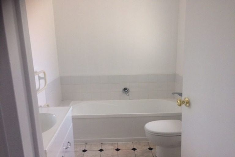 Photo of property in 12 Parkstone Place, Favona, Auckland, 2024