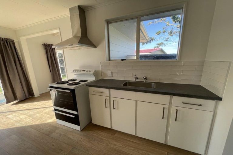 Photo of property in 20 Hood Street, Castlecliff, Whanganui, 4501