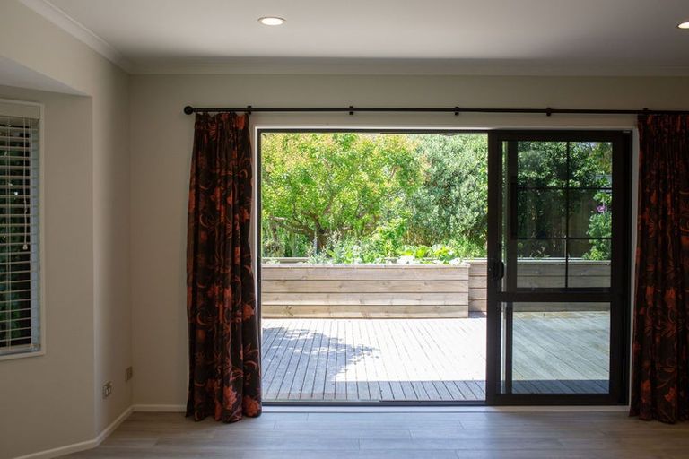 Photo of property in 6 Nimmo Avenue, Waikanae, 5036