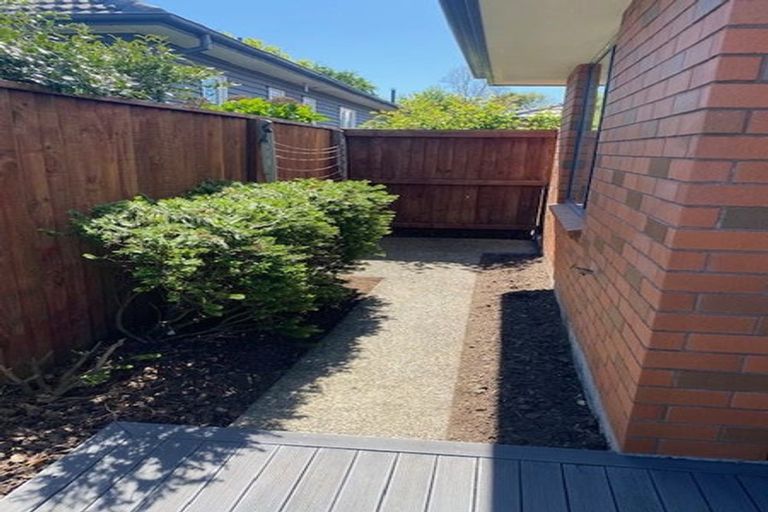 Photo of property in 1/126 Wilsons Road South, Saint Martins, Christchurch, 8022