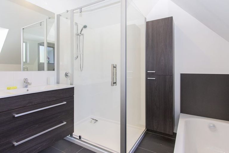 Photo of property in Cornwall Gardens, 2/27 Cornwall Street, St Albans, Christchurch, 8014