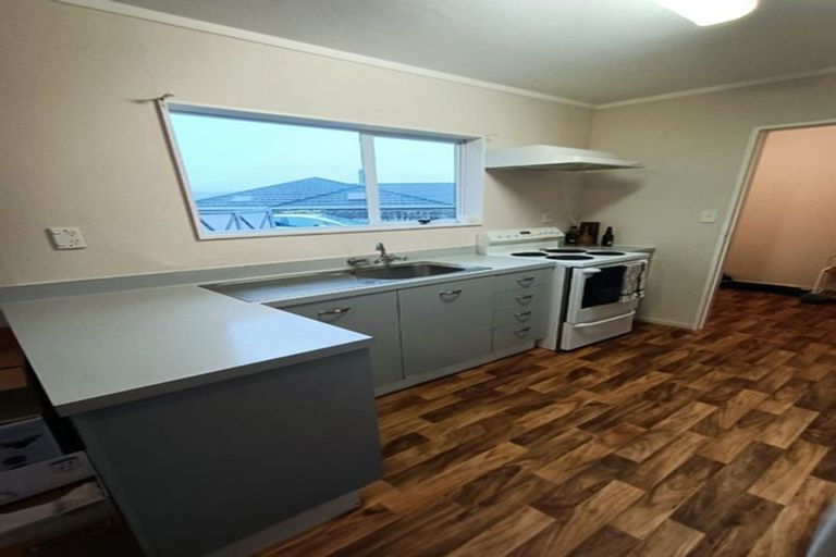 Photo of property in 51a Guadeloupe Crescent, Grenada Village, Wellington, 6037