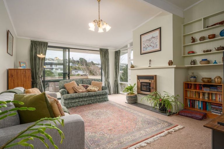 Photo of property in 17 Silverbirch Grove, Churton Park, Wellington, 6037