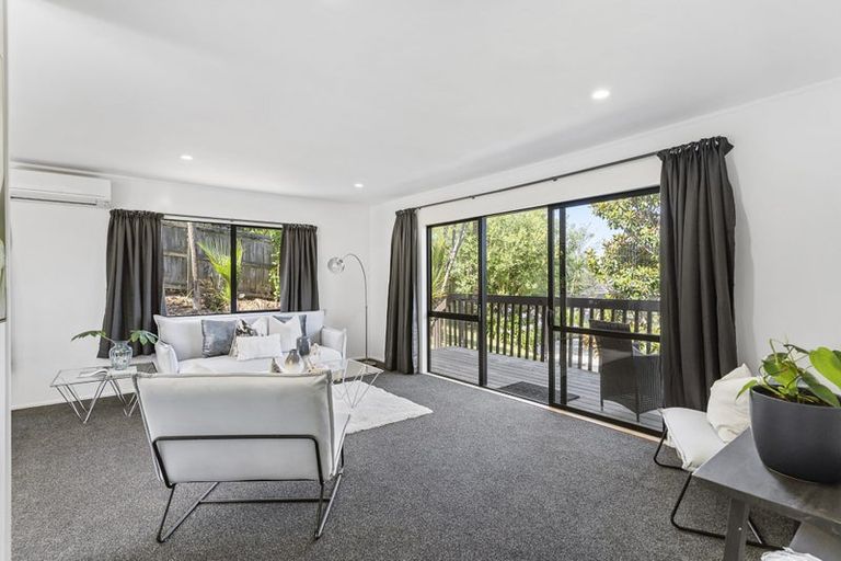 Photo of property in 1/11 Valecrest Place, Bayview, Auckland, 0629