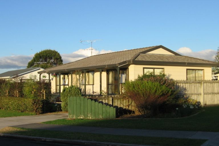 Photo of property in 108 Florence Avenue, Orewa, 0931