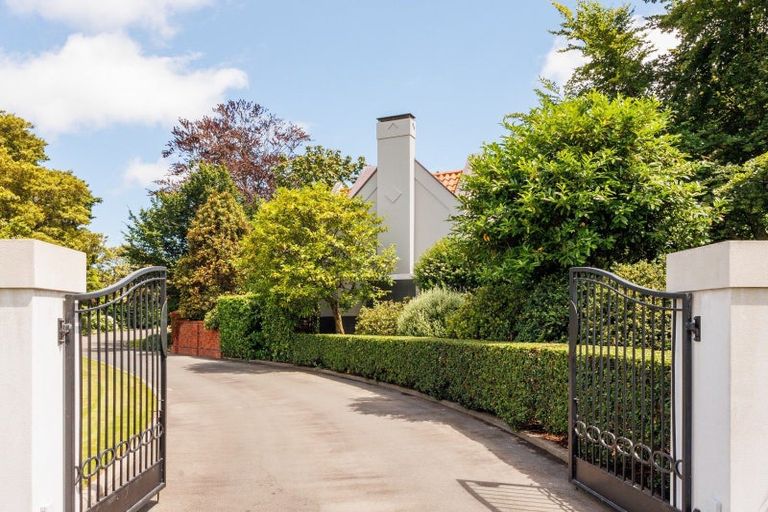 Photo of property in 4 Sierra Court, Roslyn, Palmerston North, 4414