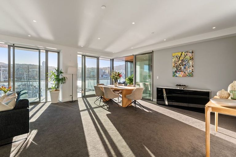 Photo of property in Clyde Quay Wharf, 3b/2 Clyde Quay Wharf, Te Aro, Wellington, 6011