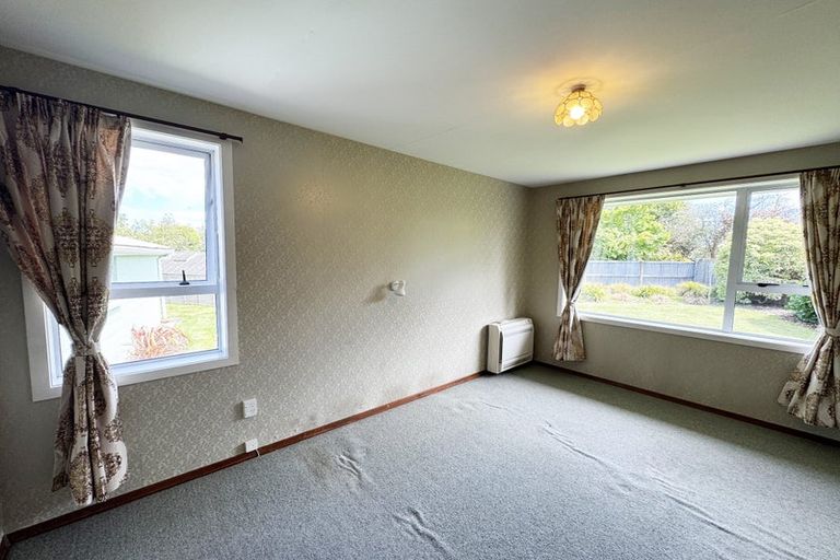 Photo of property in 16 Geelong Place, Burnside, Christchurch, 8053