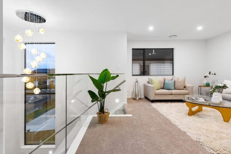 Photo of property in 19 Kearns Drive, Hobsonville, Auckland, 0616