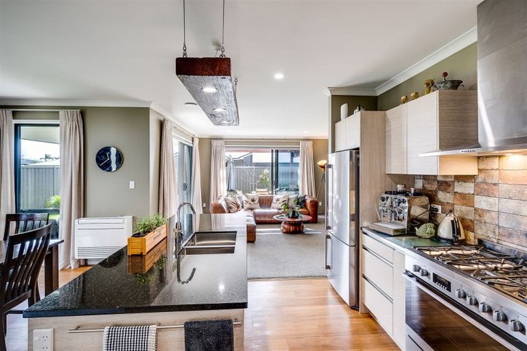 Photo of property in 23 Gee Place, Taradale, Napier, 4112