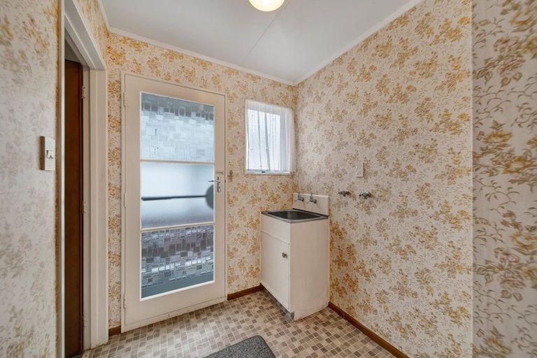 Photo of property in 19 Milmoe Street, Hawera, 4610