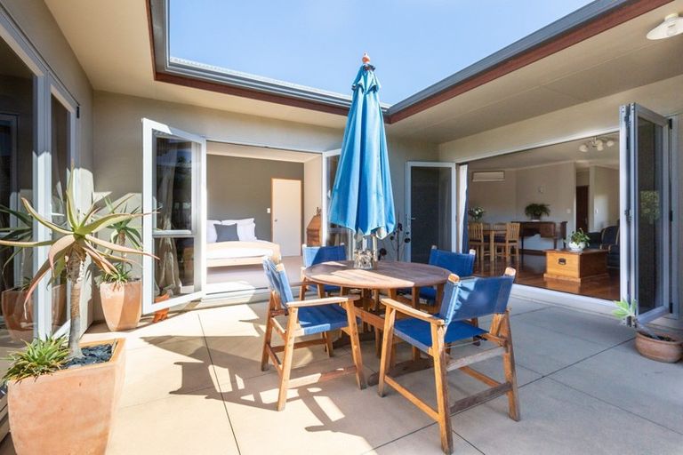 Photo of property in 3 Forbury Way, Taradale, Napier, 4112