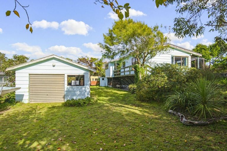 Photo of property in 8 Duncan Street, Waikawa Beach, Manakau, 5573