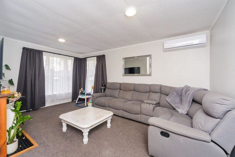 Photo of property in 35 Cardiff Street, Awapuni, Palmerston North, 4412