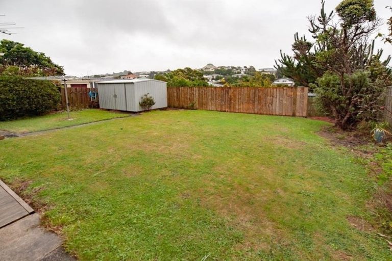 Photo of property in 23 Oswald Crescent, Paparangi, Wellington, 6037