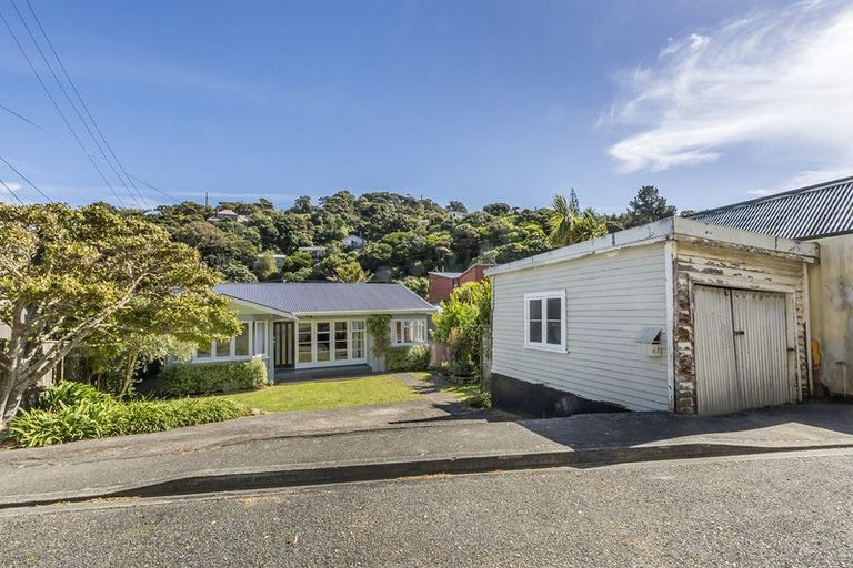 Photo of property in 49 Cluny Road, Plimmerton, Porirua, 5026