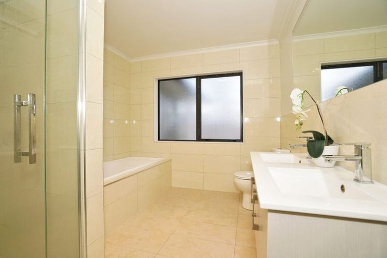 Photo of property in 8 Berkley Avenue, Hillcrest, Hamilton, 3216