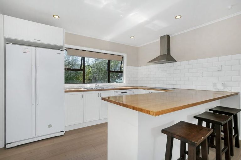 Photo of property in 19 Birdwood Road, Swanson, Auckland, 0612
